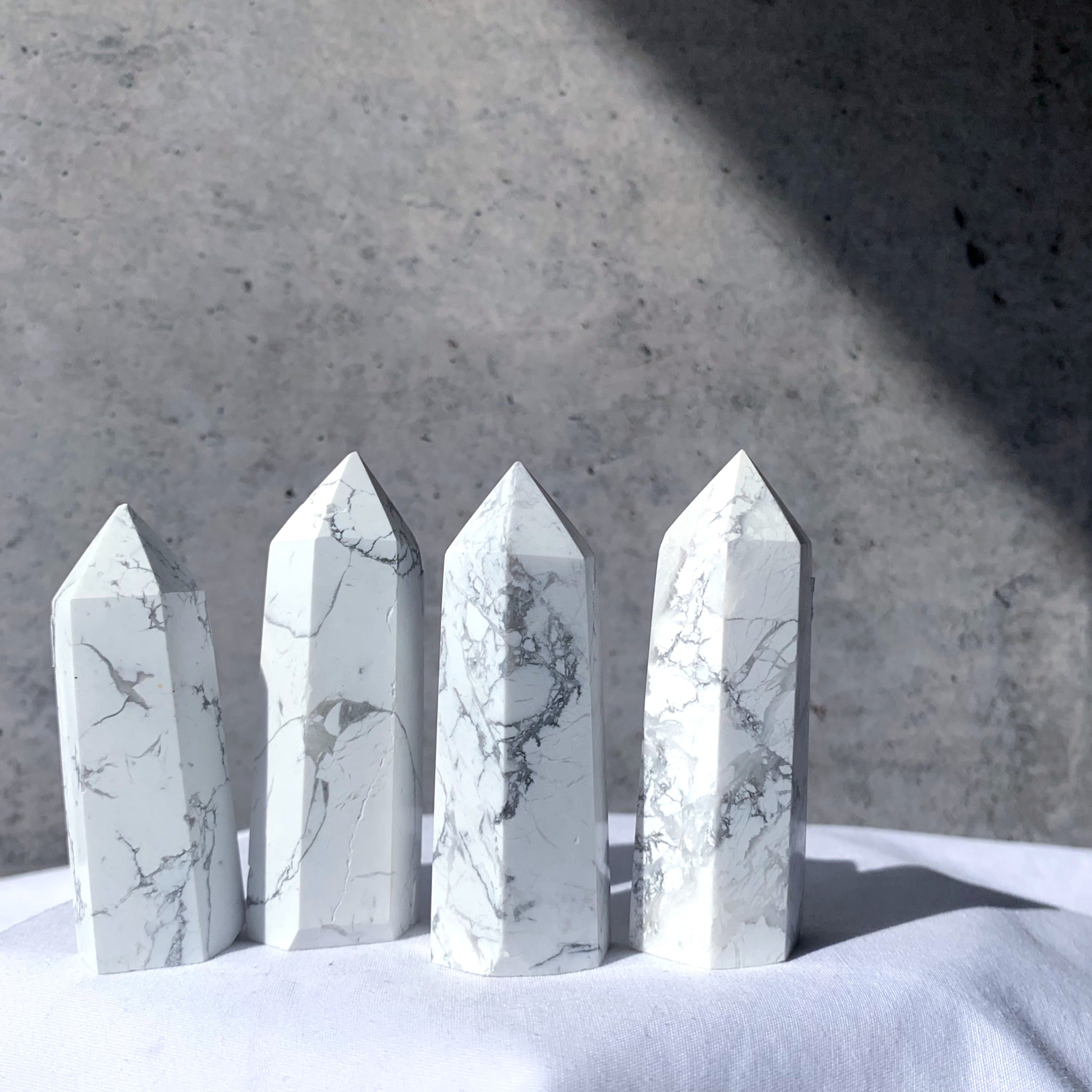Howlite Generator Point | Medium