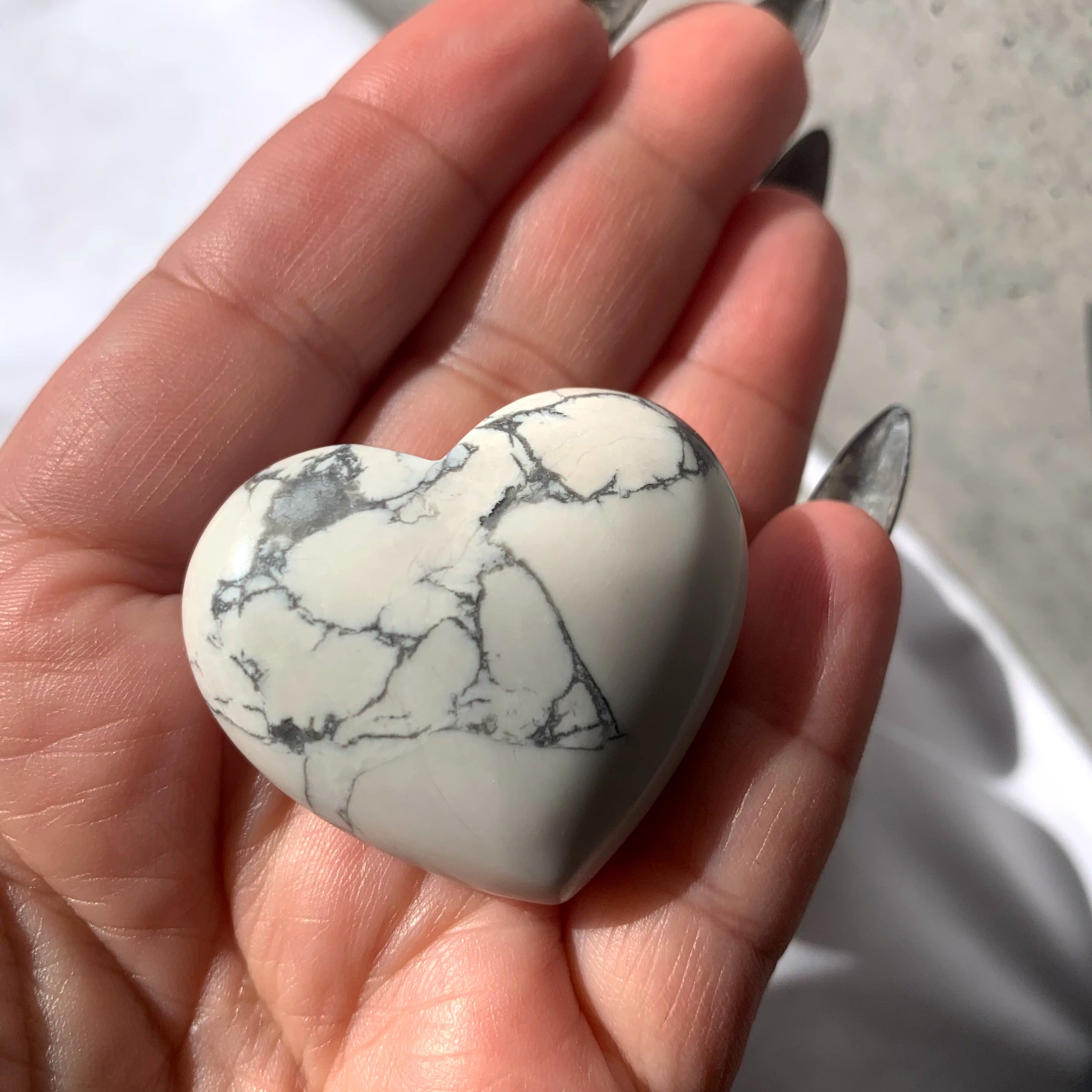 Howlite Heart | Medium