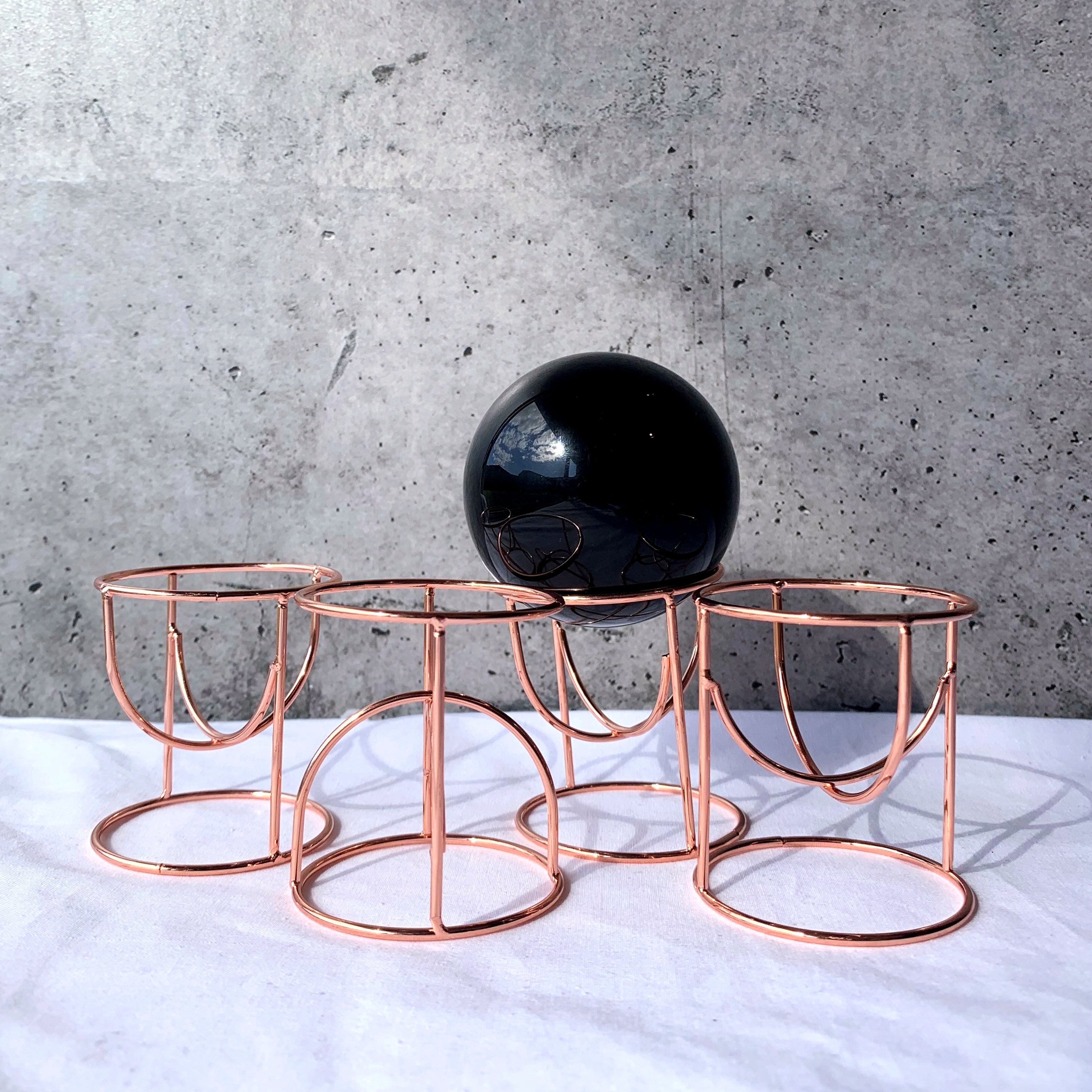 Reversible Hoop Sphere Stand