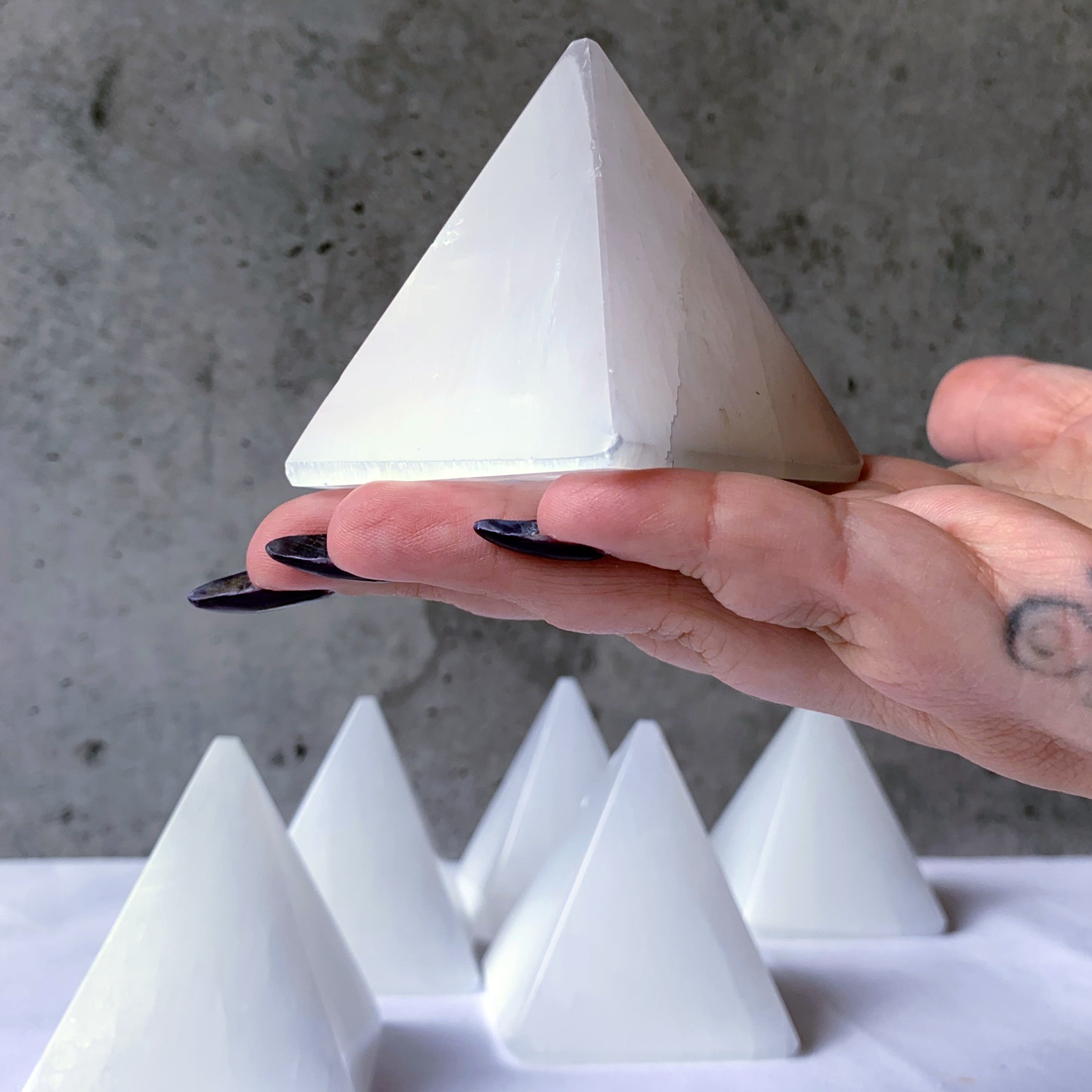 Selenite Pyramid | Medium