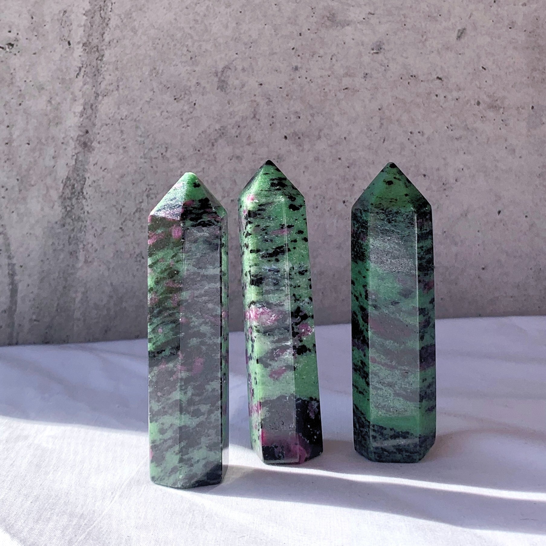 Ruby In Zoisite Generator Point | Large